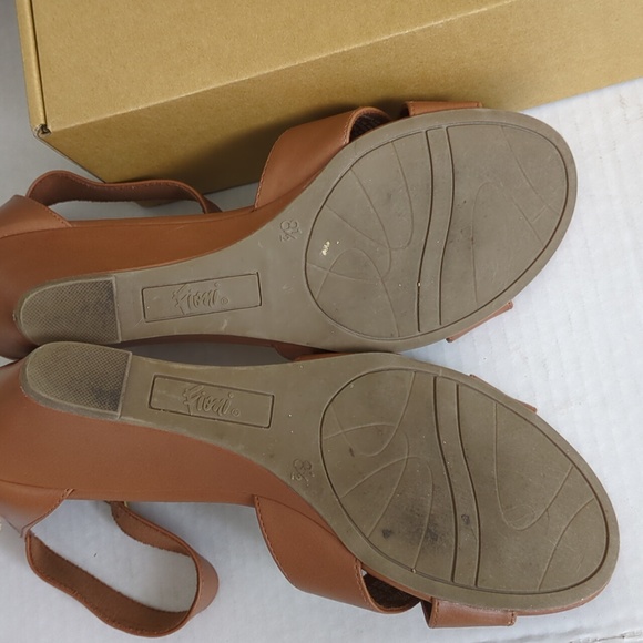 Fioni Sandals Wedge 8.5 Ankle Strap Caramel Camel EUC - Picture 7 of 9